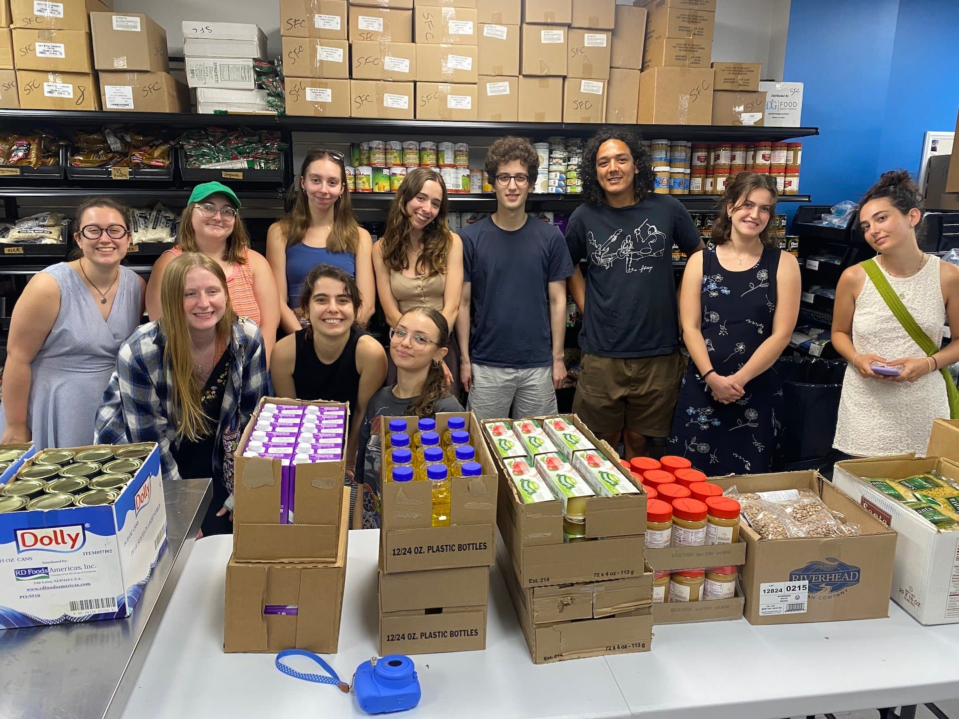 2024-2025 Jewish Service Corps Members learn about food justice at the Met Council for Jewish Poverty